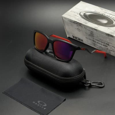 عینک افتابی برند اوکلی کد 8191